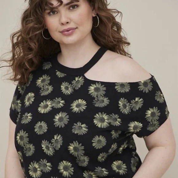 Torrid 3 Womens LoveSick Asymmetrical Cold Shoulder Tee Cotton Daisy Black - Picture 1 of 9